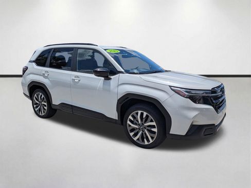 Used 2025 Subaru Forester Touring AWD/4WD image 2