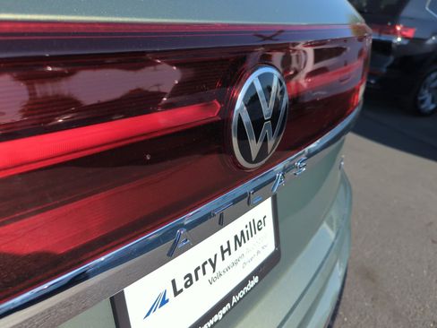 New 2026 Volkswagen Atlas Cross Sport SEL Premium R-Line image 23