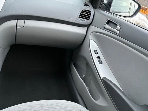 Used 2016 Hyundai Accent SE image 29