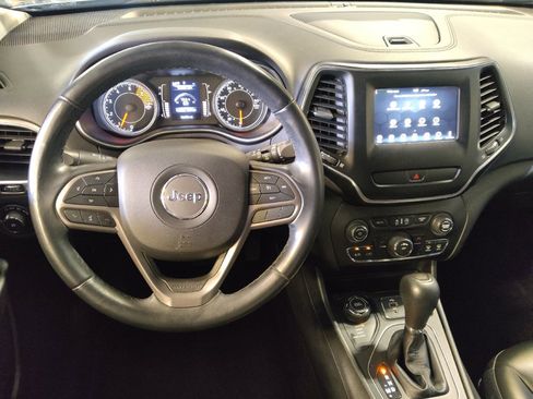 Used 2019 Jeep Cherokee Latitude Plus AWD/4WD image 22