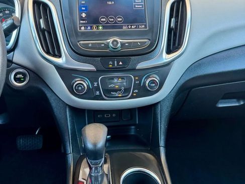 Used 2022 Chevrolet Equinox LS w/ LS Convenience Package image 17