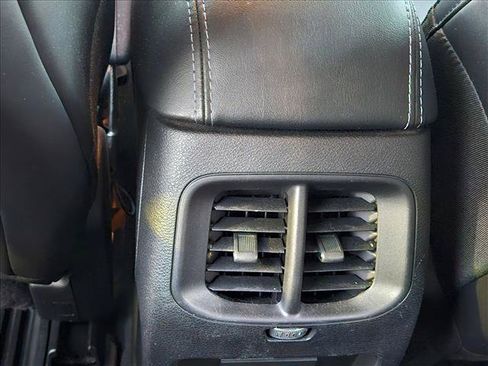 Used 2021 Jeep Cherokee Latitude Plus w/ Sun & Sound Group FWD image 21