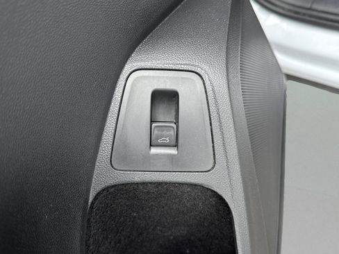 Used 2018 Volkswagen Tiguan SEL Premium w/ R-Line Package image 23