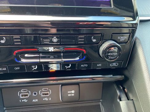 New 2025 Jeep Grand Cherokee Altitude image 28