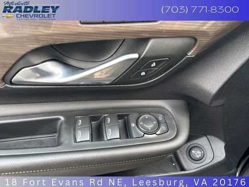 Used 2023 GMC Terrain Denali w/ Black Diamond Edition image 13