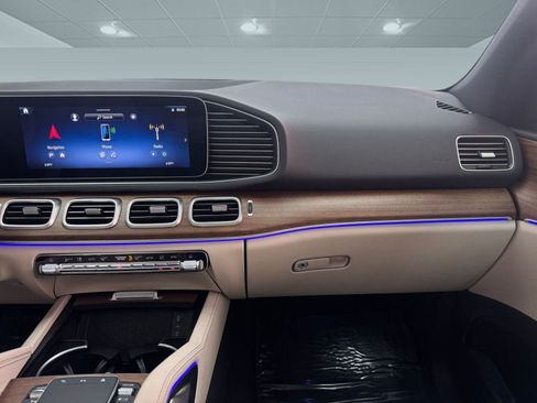 Used 2025 Mercedes-Benz GLE 450 4MATIC image 23