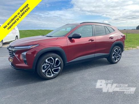 Used 2024 Chevrolet Trax RS w/ Driver Confidence Package FWD image 3