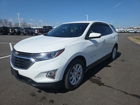 Used 2019 Chevrolet Equinox LT image 3