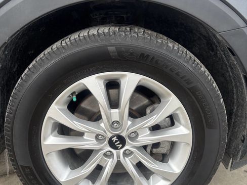 Used 2020 Kia Telluride LX image 9