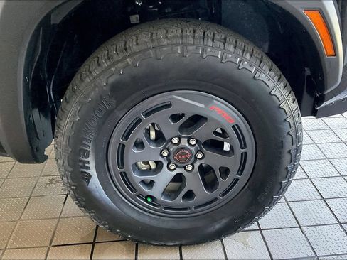 Used 2026 Nissan Frontier PRO-4X AWD/4WD image 34