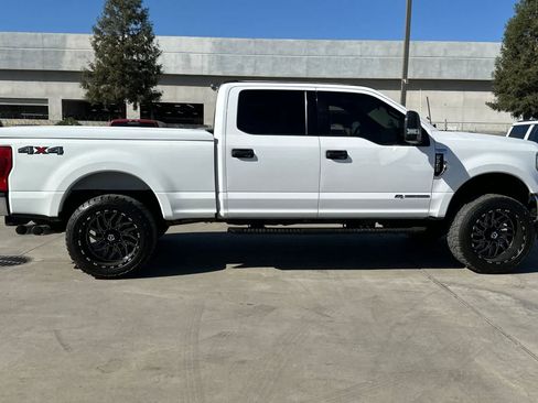 Used 2022 Ford F250 XLT AWD/4WD image 9