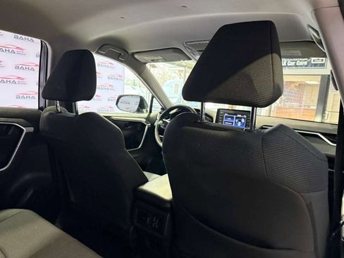 Used 2021 Toyota RAV4 LE image 38