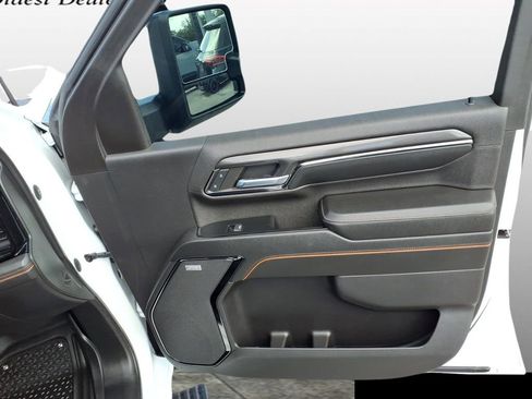 Used 2024 GMC Sierra 2500 AT4 w/ AT4 Premium Plus Package AWD/4WD image 15