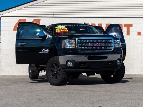 Used 2014 GMC Sierra 2500 SLE w/ SLE Preferred Package image 13