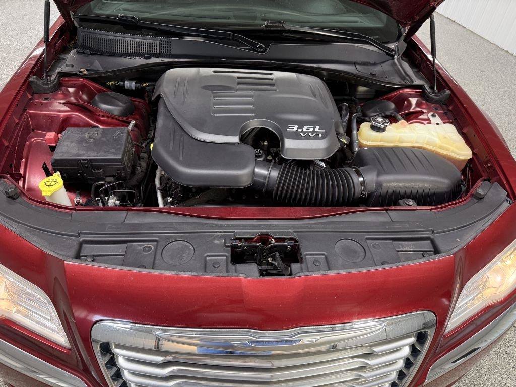 Used 2014 Chrysler 300 C AWD/4WD image 35