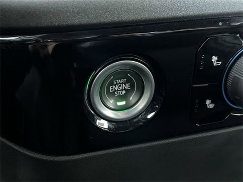 Used 2022 Chevrolet Silverado 1500 RST image 17