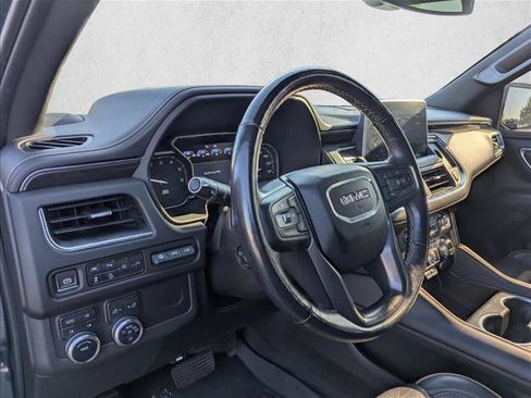 Used 2021 GMC Yukon XL AT4 w/ Technology Package AWD/4WD image 12