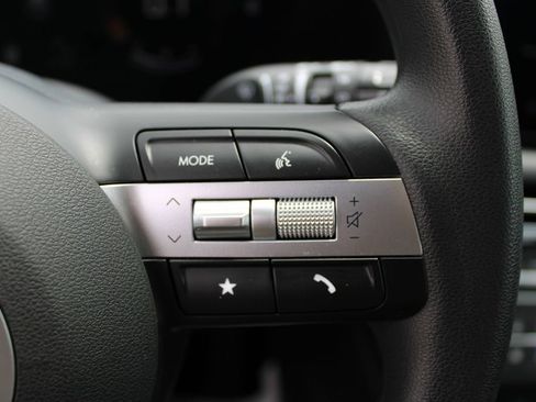 Used 2025 Hyundai Tucson SE AWD/4WD image 6