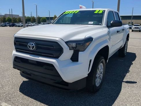 Certified 2025 Toyota Tacoma SR image 8