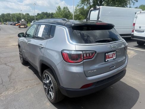 Used 2018 Jeep Compass Limited w/ Navigation Group AWD/4WD image 4