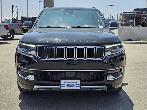 Used 2024 Jeep Wagoneer Series III AWD/4WD image 2