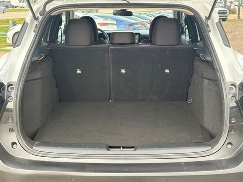 Used 2025 Nissan Kicks SV AWD/4WD image 15