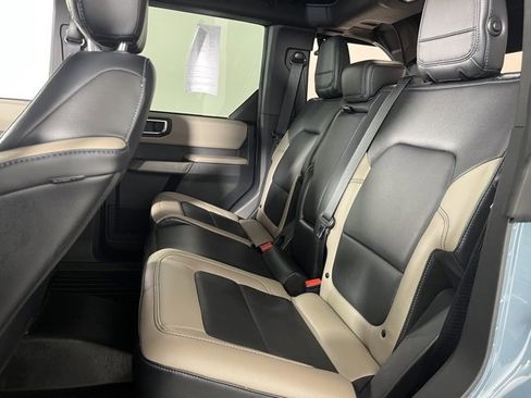 Used 2023 Ford Bronco Wildtrak image 38