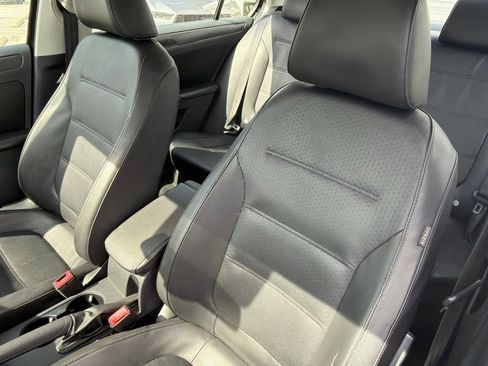 Used 2014 Volkswagen Jetta SE FWD image 19