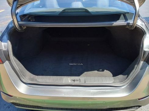 Used 2024 Nissan Sentra SV FWD image 10