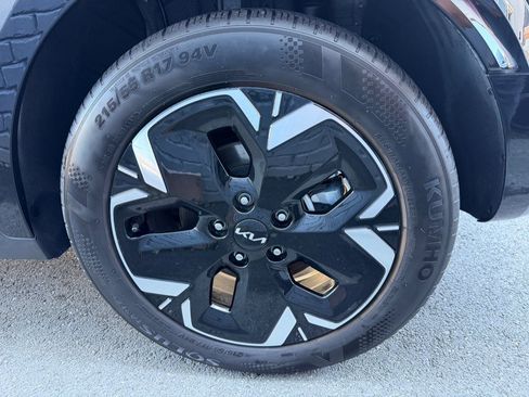 Used 2024 Kia Niro Wind w/ Wind Preserve Package FWD image 51