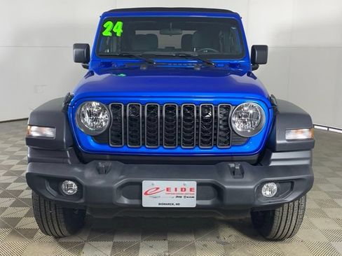 Used 2024 Jeep Wrangler Sport AWD/4WD image 9