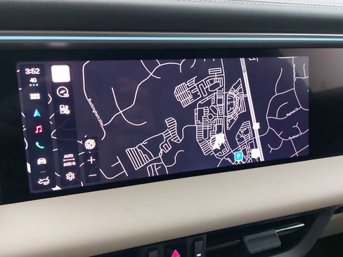 New 2026 Porsche Macan 4 Electric image 25