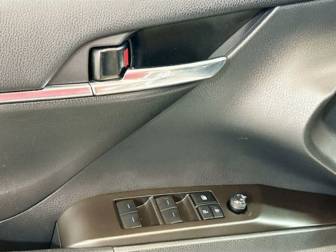 Used 2024 Toyota Camry SE w/ Convenience Package image 15
