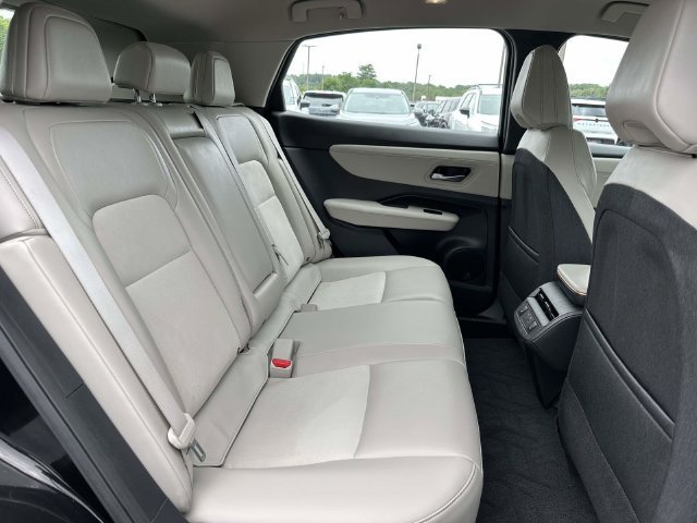 Used 2023 Nissan Ariya AWD image 12