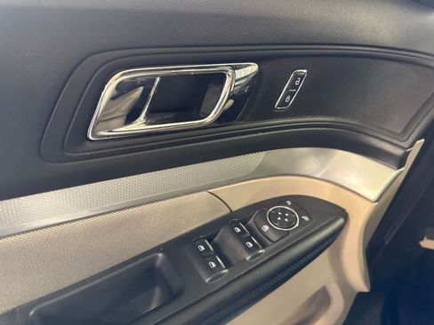 Used 2018 Ford Explorer FWD image 17