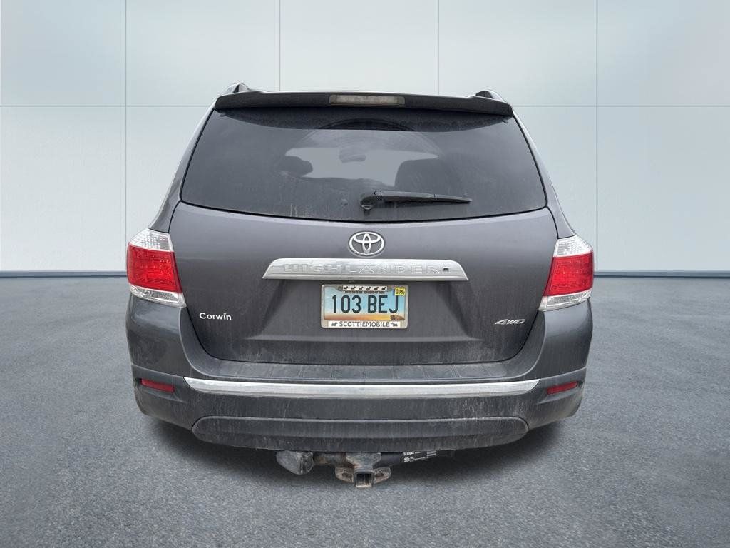 Used 2012 Toyota Highlander SE w/ Tow Pkg AWD/4WD image 8
