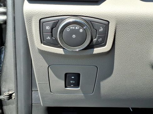 Used 2016 Ford F150 XLT w/ Equipment Group 302A Luxury AWD/4WD image 18