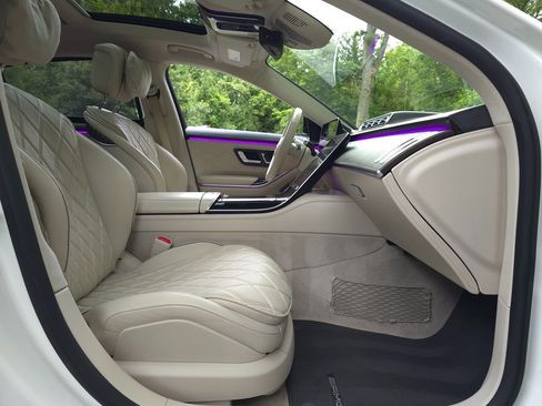 Used 2021 Mercedes-Benz S 580 4MATIC Sedan w/ AMG Line image 21