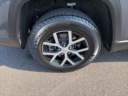 Certified 2025 Jeep Grand Cherokee L Limited AWD/4WD image 18