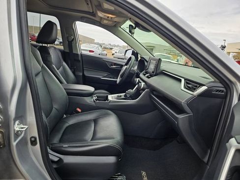 Used 2019 Toyota RAV4 XLE image 50