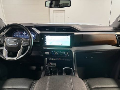 Used 2025 GMC Sierra 1500 Denali AWD/4WD image 18