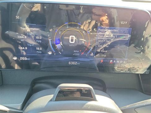 Used 2025 Chevrolet Traverse LT w/ Enhanced Driving Package image 12