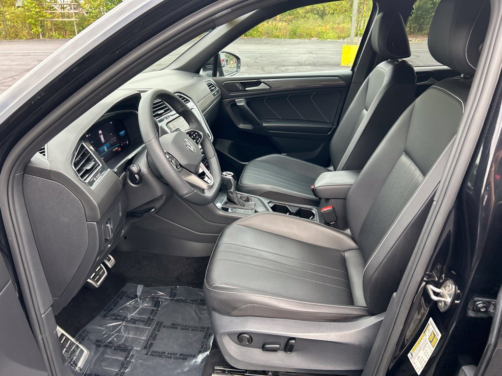 Used 2022 Volkswagen Tiguan SE R-Line AWD/4WD image 9