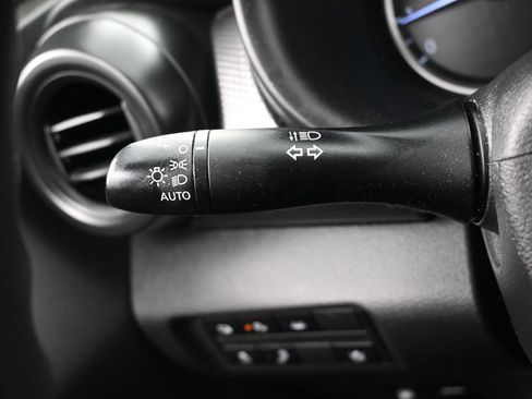 Used 2020 Nissan Kicks S FWD image 30