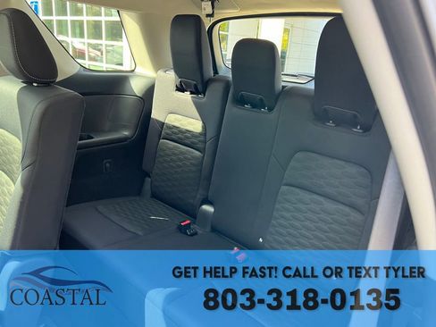 Used 2024 Nissan Pathfinder SV image 18