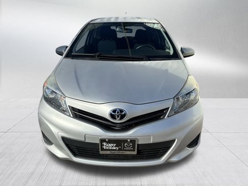 Used 2014 Toyota Yaris L image 2