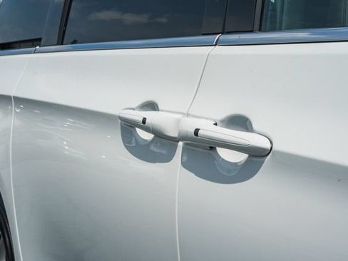 New 2027 Chrysler Pacifica Select FWD image 20