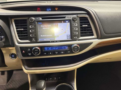 Used 2018 Toyota Highlander Limited AWD/4WD image 16