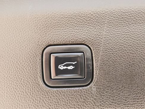 Used 2021 Buick Enclave Essence w/ Trailering Package, 5000 lbs. FWD image 9