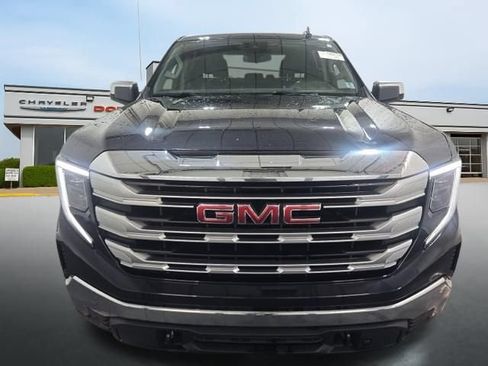 Used 2022 GMC Sierra 1500 SLE AWD/4WD image 3